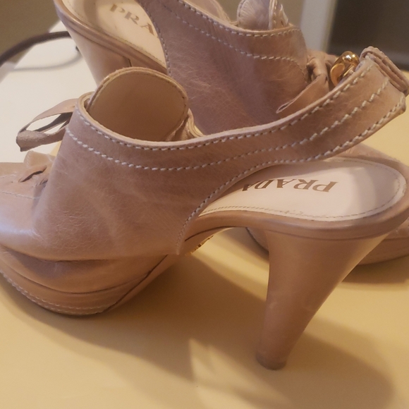 Prada heels - Picture 4 of 11